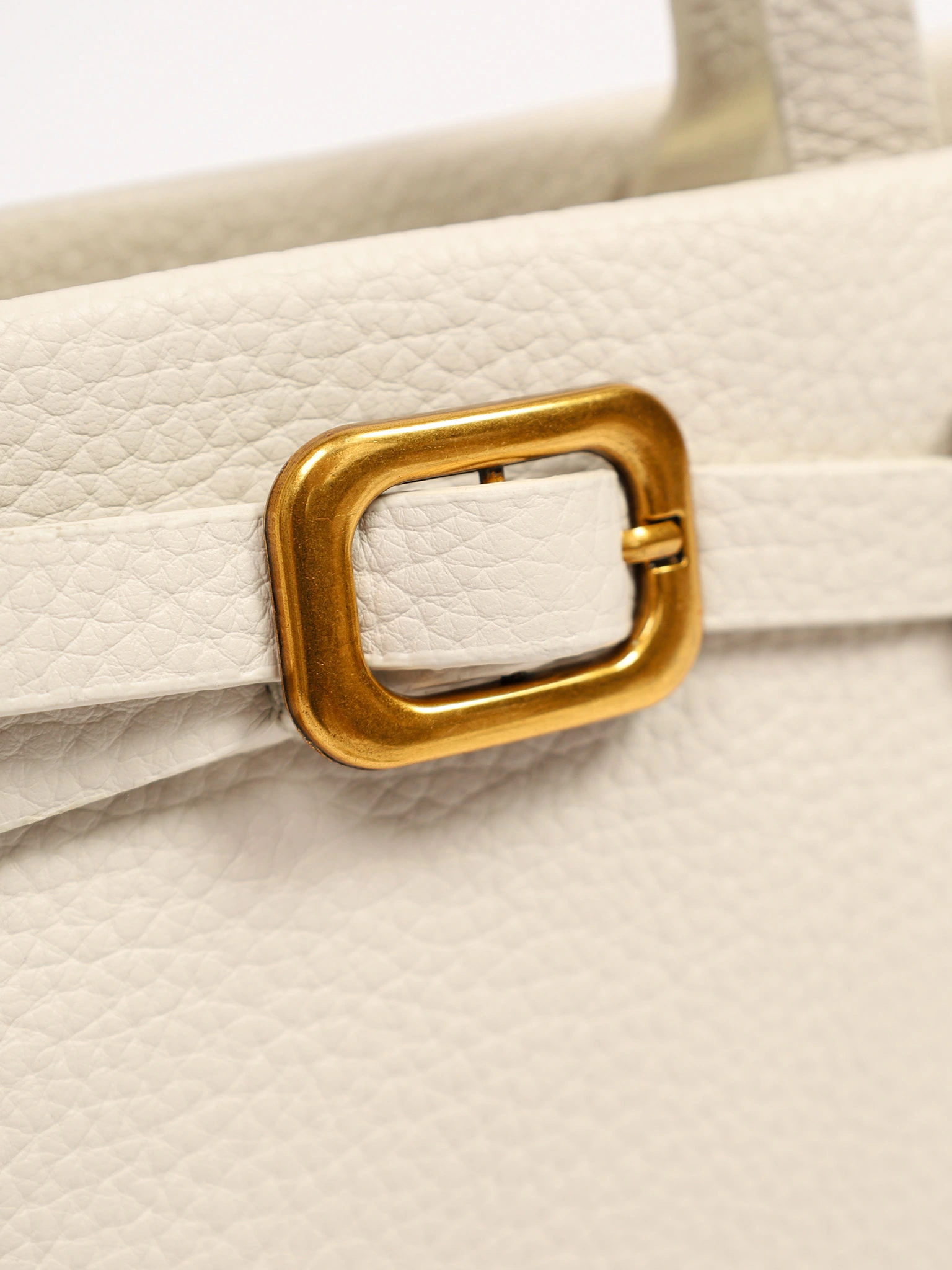 Сумка-тоут с декоративным платком и ремешком с пряжкой в ассортименте